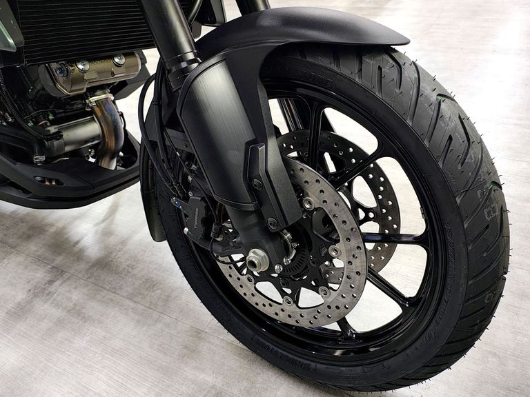 SUZUKI DL 1050 V-STROM 