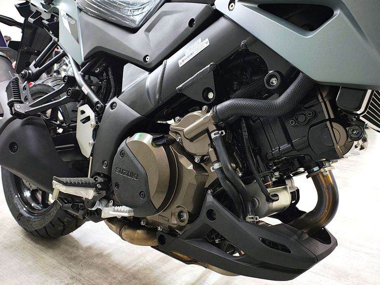 SUZUKI DL 1050 V-STROM 