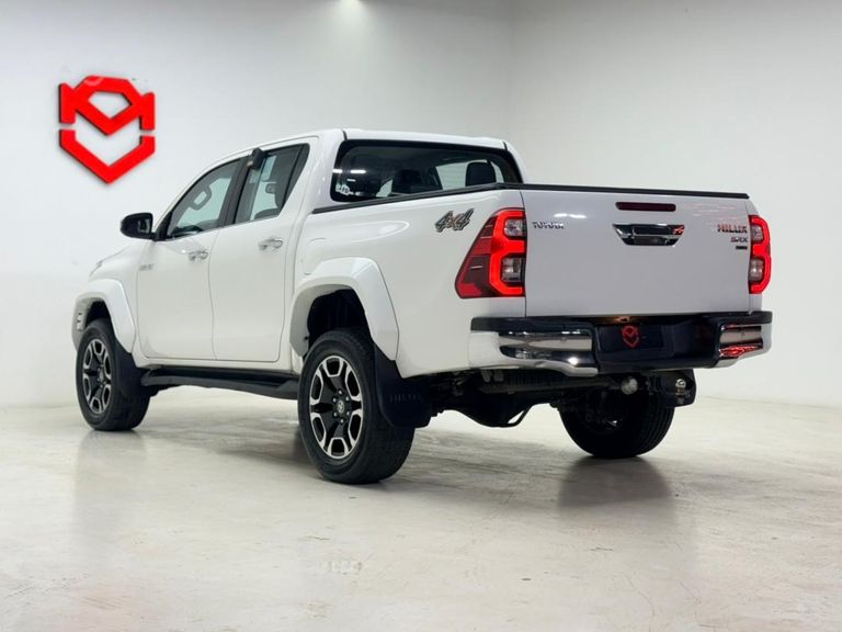 Toyota Hilux CD SRX Plus 4x4 2.8 TDI Die. Aut.