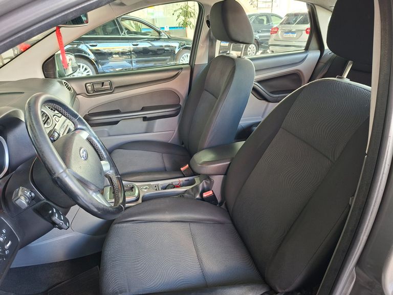 Ford Focus Sedan 2.0 16V/2.0 16V Flex 4p Aut.