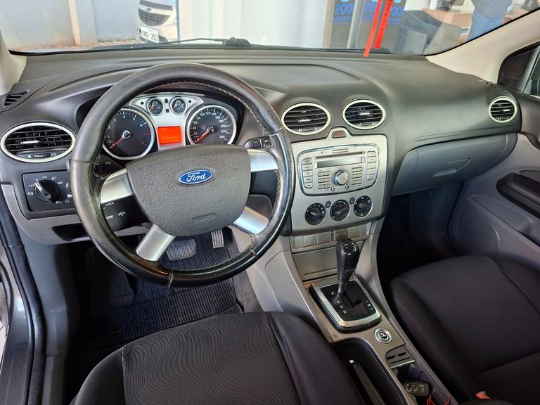 Ford Focus Sedan 2.0 16V/2.0 16V Flex 4p Aut.