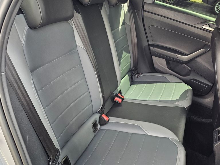 VolksWagen Nivus Highline 1.0 200 TSI Flex Aut.