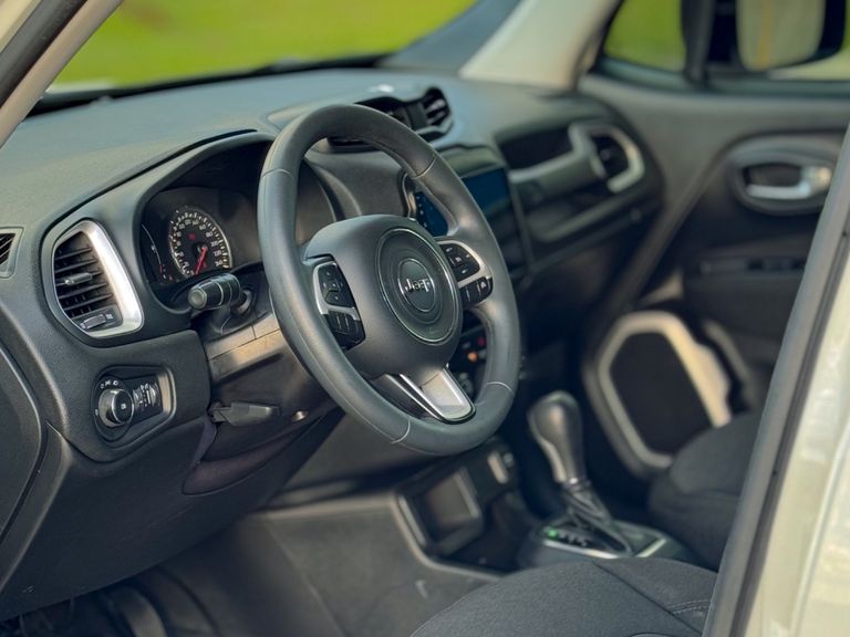 Jeep Renegade 1.8 4x2 Flex 16V Aut.
