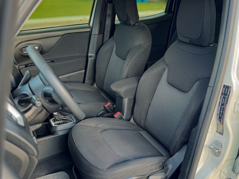 Jeep Renegade 1.8 4x2 Flex 16V Aut.