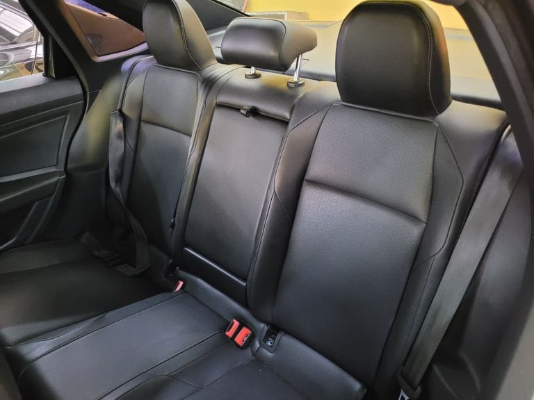 VolksWagen JETTA R-Line 250 TSI 1.4 Flex 16V Aut.