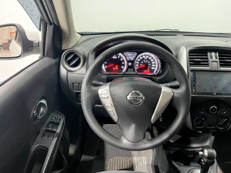 Nissan VERSA SV 1.6 16V FlexStart 4p Aut.