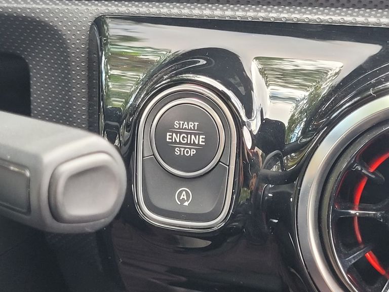 Mercedes A-35 AMG Sedan 4MATIC 2.0 TB Aut.