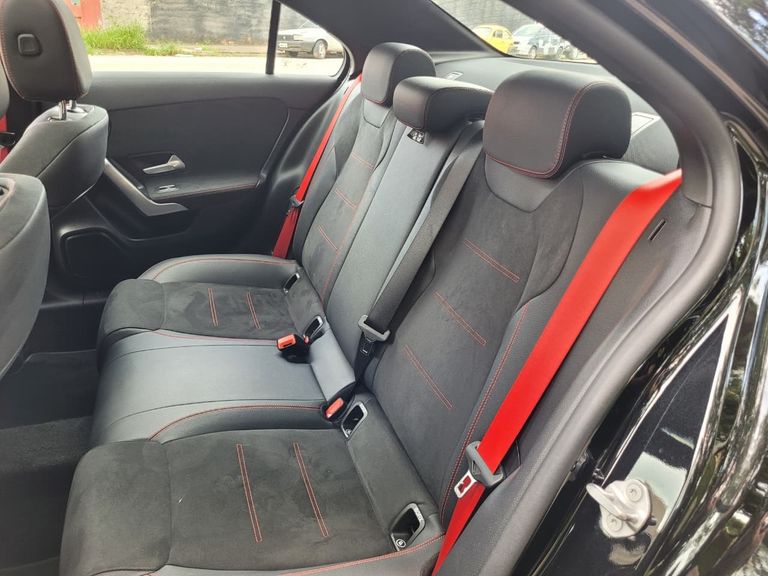 Mercedes A-35 AMG Sedan 4MATIC 2.0 TB Aut.