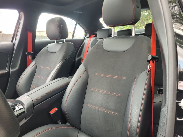 Mercedes A-35 AMG Sedan 4MATIC 2.0 TB Aut.