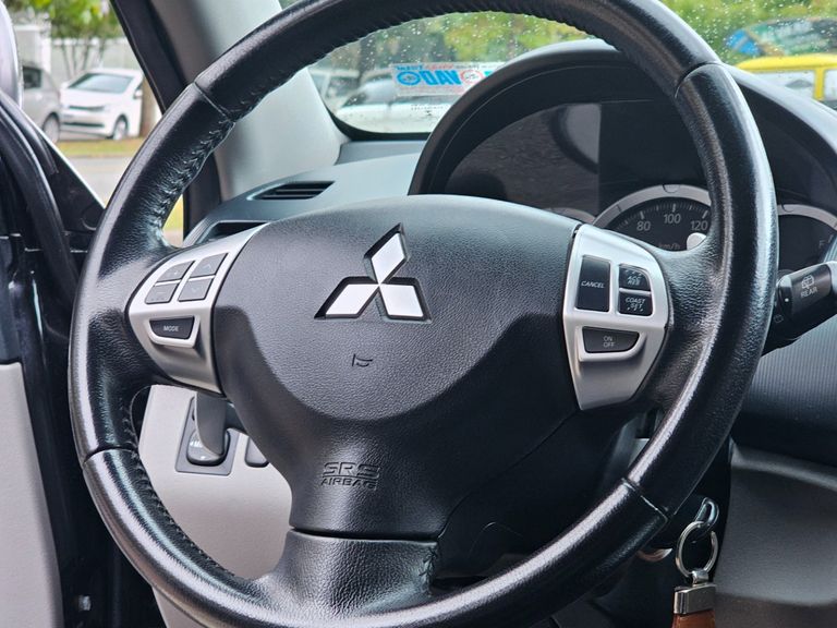 Mitsubishi Pajero HPE Full 3.2 4x4 T.I.Dies. 5p Aut