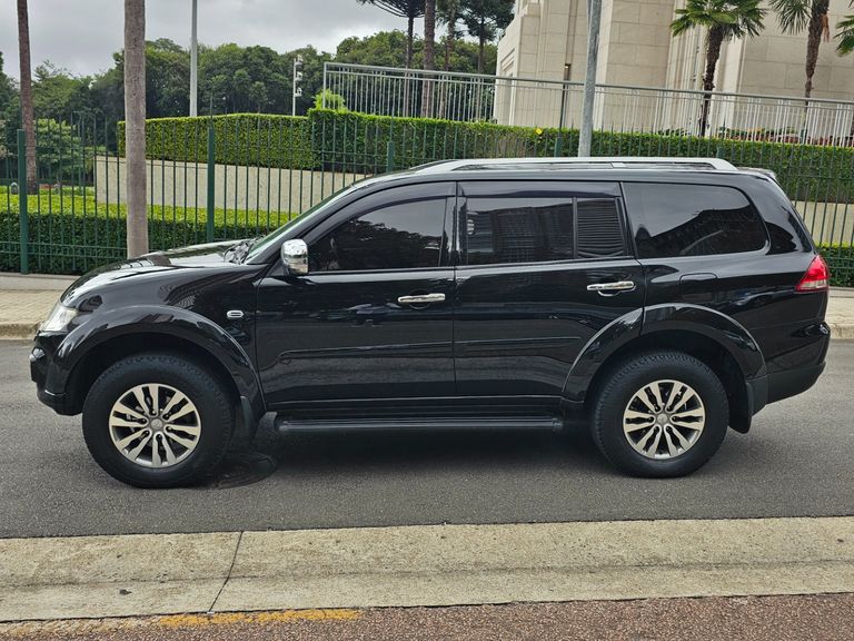 Mitsubishi Pajero HPE Full 3.2 4x4 T.I.Dies. 5p Aut