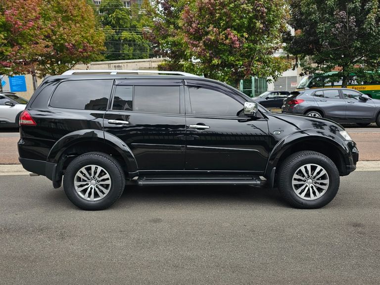 Mitsubishi Pajero HPE Full 3.2 4x4 T.I.Dies. 5p Aut