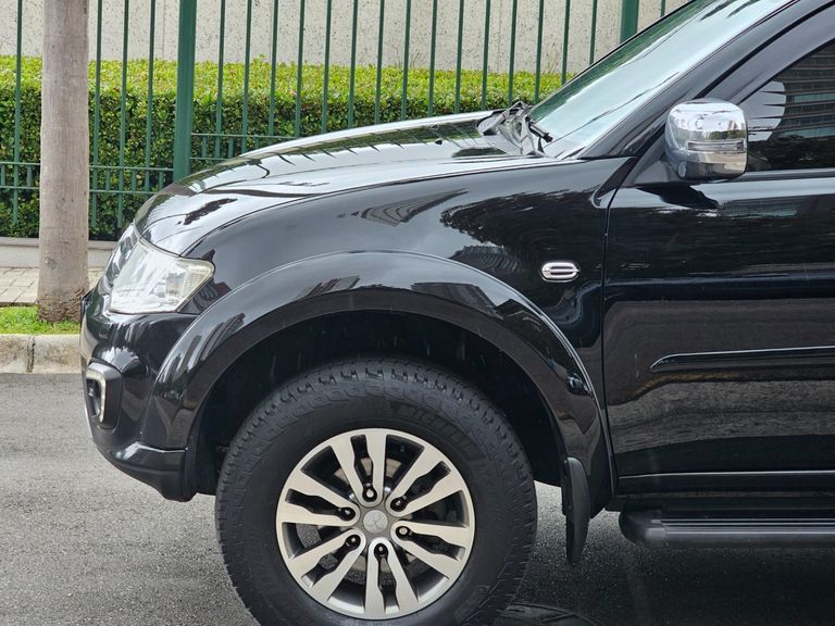 Mitsubishi Pajero HPE Full 3.2 4x4 T.I.Dies. 5p Aut