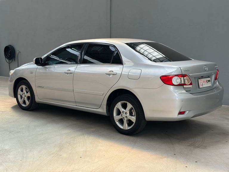 Toyota Corolla XEi 2.0 Flex 16V Aut.