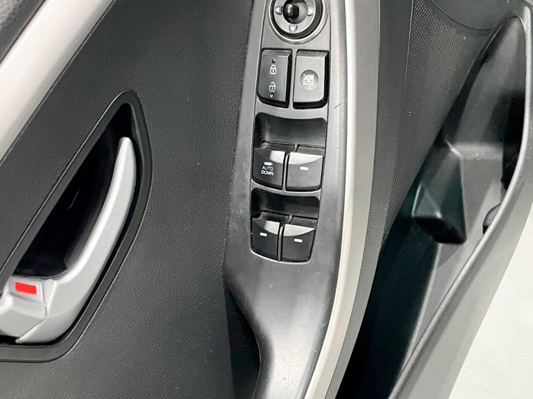 Hyundai i30 1.8 16V Aut. 5p