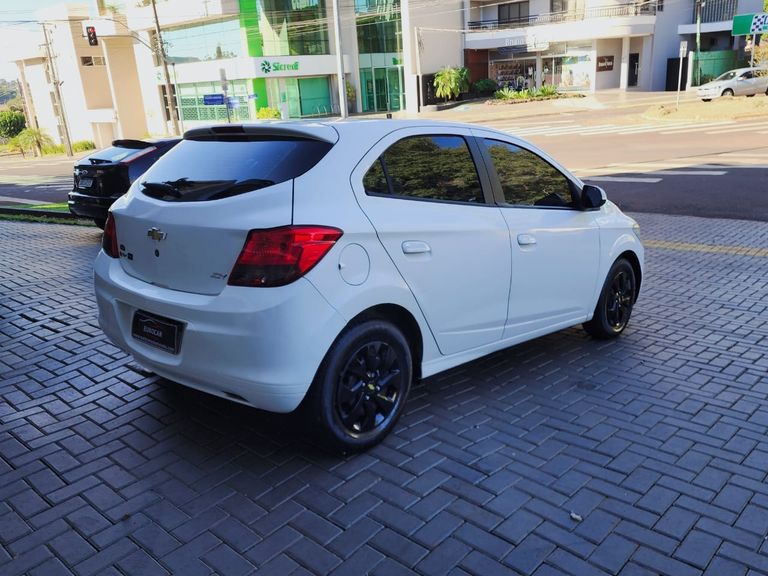 Chevrolet ONIX HATCH Joy 1.0 8V Flex 5p Mec.
