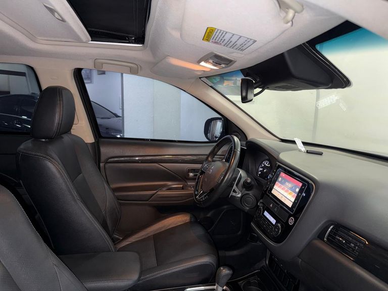 Mitsubishi OUTLANDER 3.0/ GT 3.0 V6 Aut.