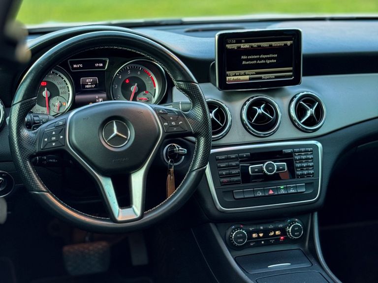 Mercedes GLA 250 Vision 2.0 TB 16V 211cv Aut.