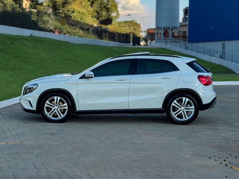 Mercedes GLA 250 Vision 2.0 TB 16V 211cv Aut.