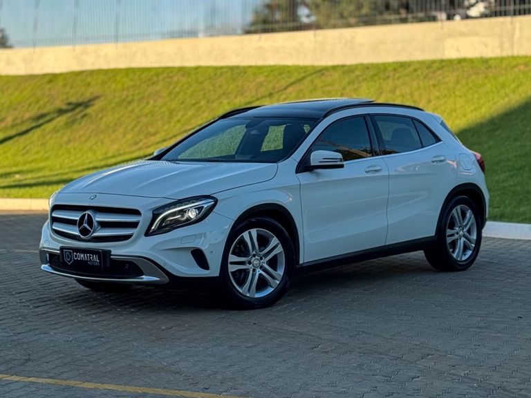 Mercedes GLA 250 Vision 2.0 TB 16V 211cv Aut.