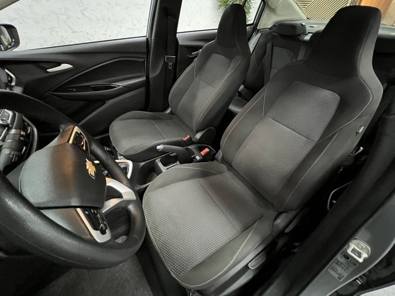 Chevrolet ONIX SEDAN Plus LT 1.0 12V Flex 4p Mec.