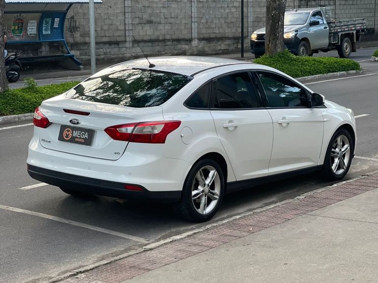 Ford Focus 2.0 16V/SE/SE Plus Flex 5p Aut.