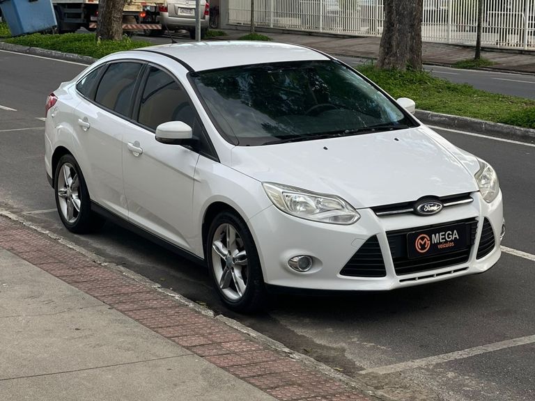 Ford Focus 2.0 16V/SE/SE Plus Flex 5p Aut.