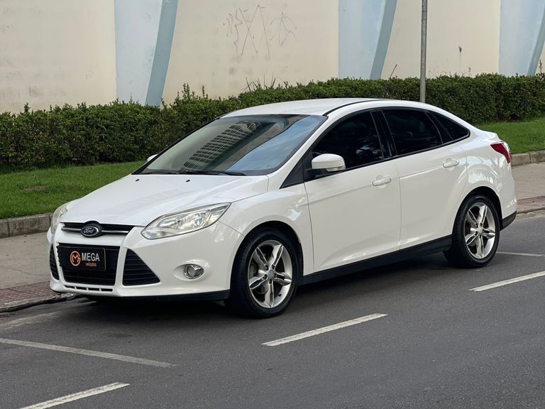 Ford Focus 2.0 16V/SE/SE Plus Flex 5p Aut.