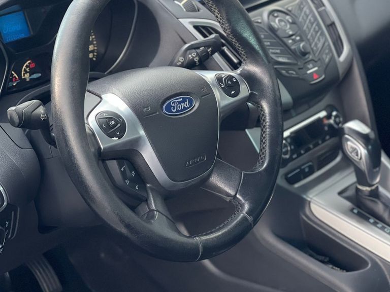 Ford Focus 2.0 16V/SE/SE Plus Flex 5p Aut.