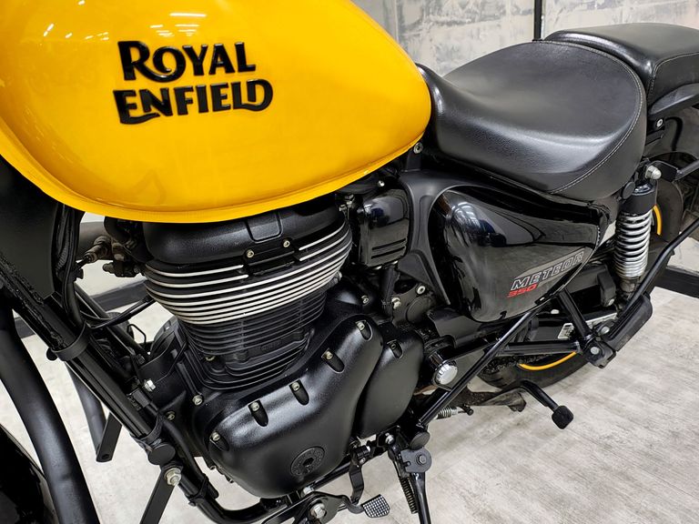 Royal Enfield Meteor 350 Fireball 