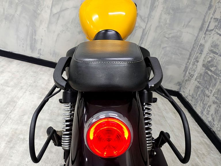 Royal Enfield Meteor 350 Fireball 