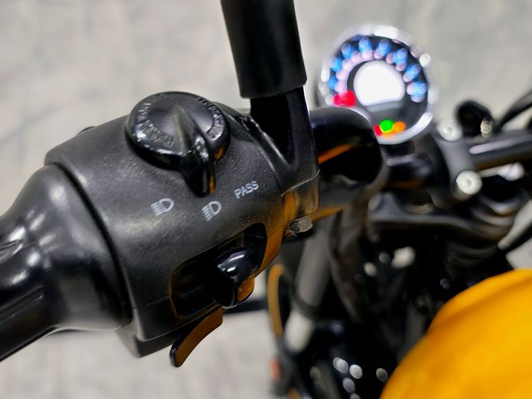 Royal Enfield Meteor 350 Fireball 