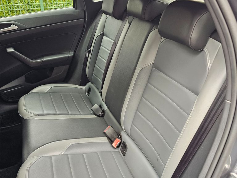 VolksWagen Nivus Highline 1.0 200 TSI Flex Aut.
