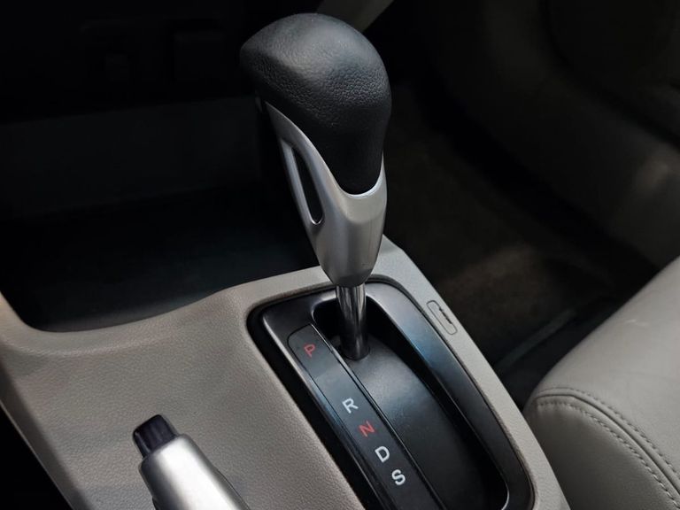 Honda Civic Sedan LXR 2.0 Flexone 16V Aut. 4p