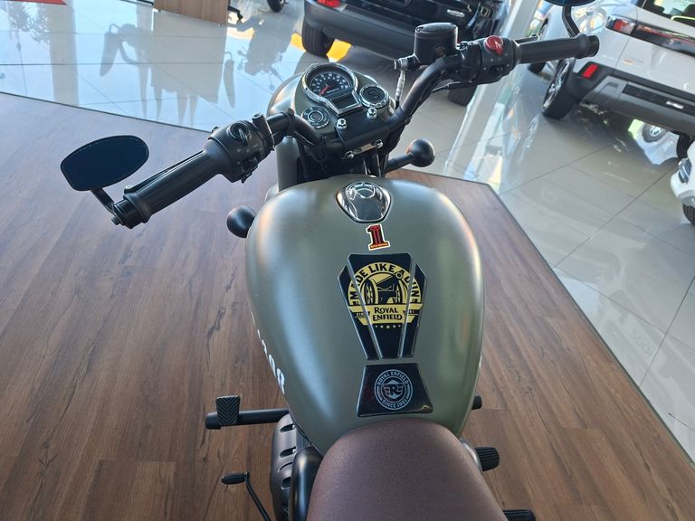 Royal Enfield Classic 350 Dark