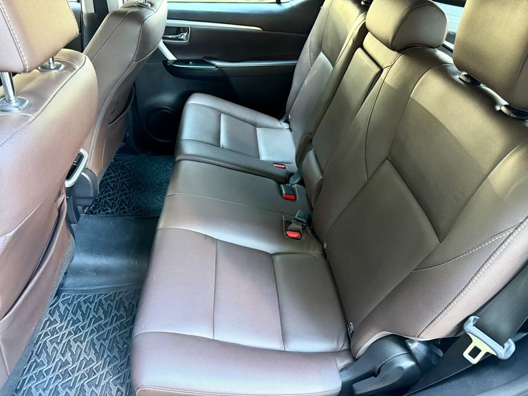 Toyota Hilux SW4 SRX 4x4 2.8 TDI 16V Dies. Aut.