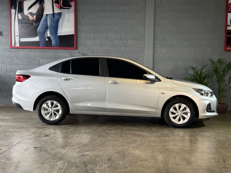 Chevrolet ONIX SEDAN Plus LT 1.0 12V Flex 4p Mec.