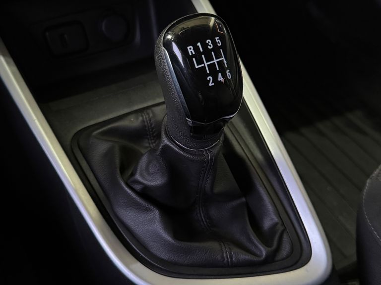 Chevrolet ONIX SEDAN Plus LT 1.0 12V Flex 4p Mec.