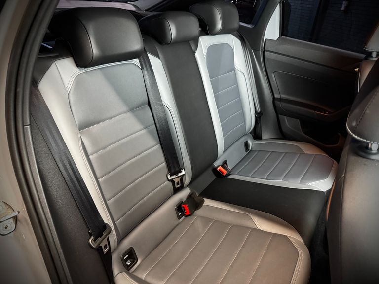 VolksWagen Nivus Highline 1.0 200 TSI Flex Aut.