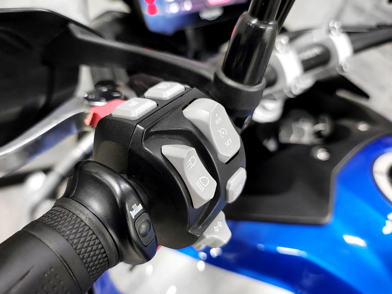 TRIUMPH TIGER 900 GT PRO