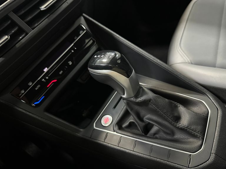 VolksWagen Nivus Highline 1.0 200 TSI Flex Aut.