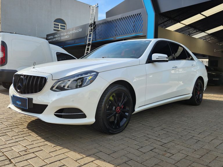Mercedes E-250 CGI Avantgarde 2.0 TB 211cv Aut.