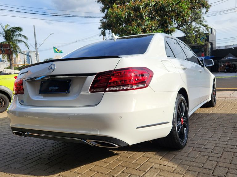 Mercedes E-250 CGI Avantgarde 2.0 TB 211cv Aut.