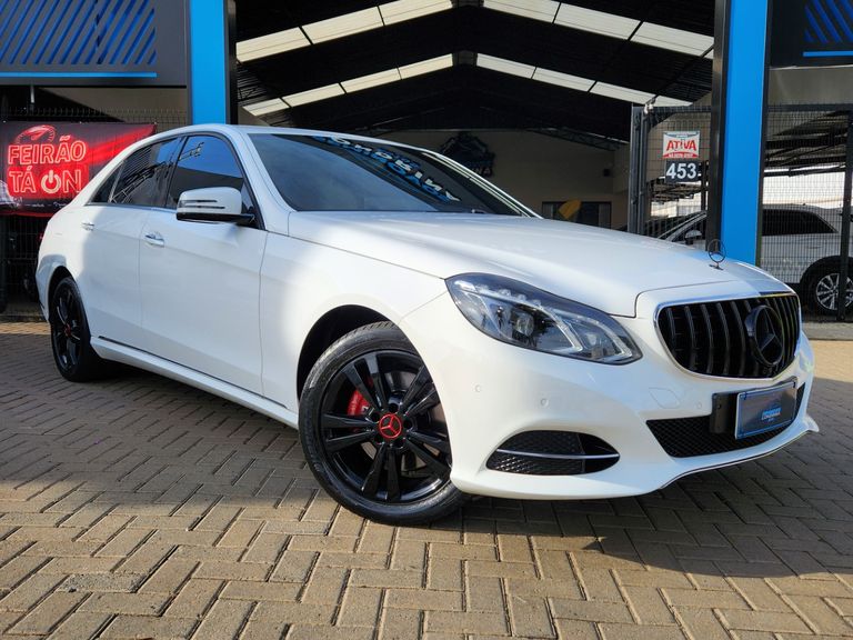 Mercedes E-250 CGI Avantgarde 2.0 TB 211cv Aut.