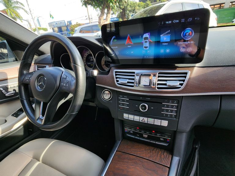 Mercedes E-250 CGI Avantgarde 2.0 TB 211cv Aut.