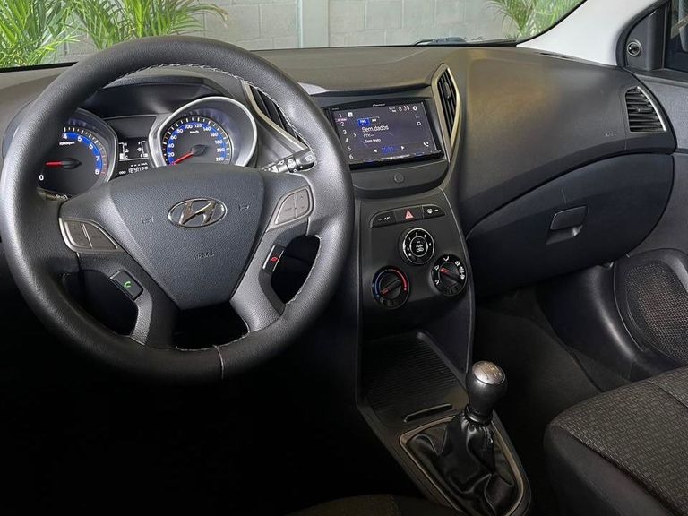 Hyundai HB20 Unique 1.0 Flex 12V Mec.