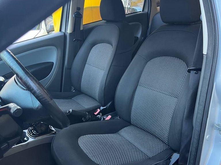 Fiat LINEA ESSENCE 1.8 Flex 16V 4p