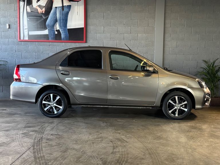 Toyota ETIOS X Sedan 1.5 Flex 16V 4p Mec.