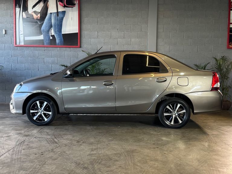 Toyota ETIOS X Sedan 1.5 Flex 16V 4p Mec.