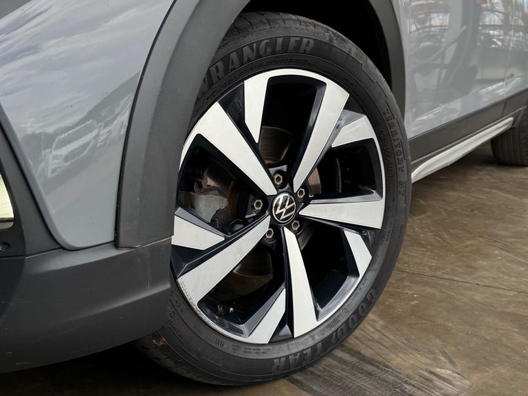 VolksWagen Nivus Highline 1.0 200 TSI Flex Aut.